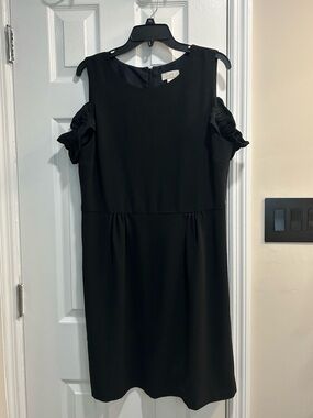 black Loft Outlet cold shoulder casual dress with elastic sleeve details size 14